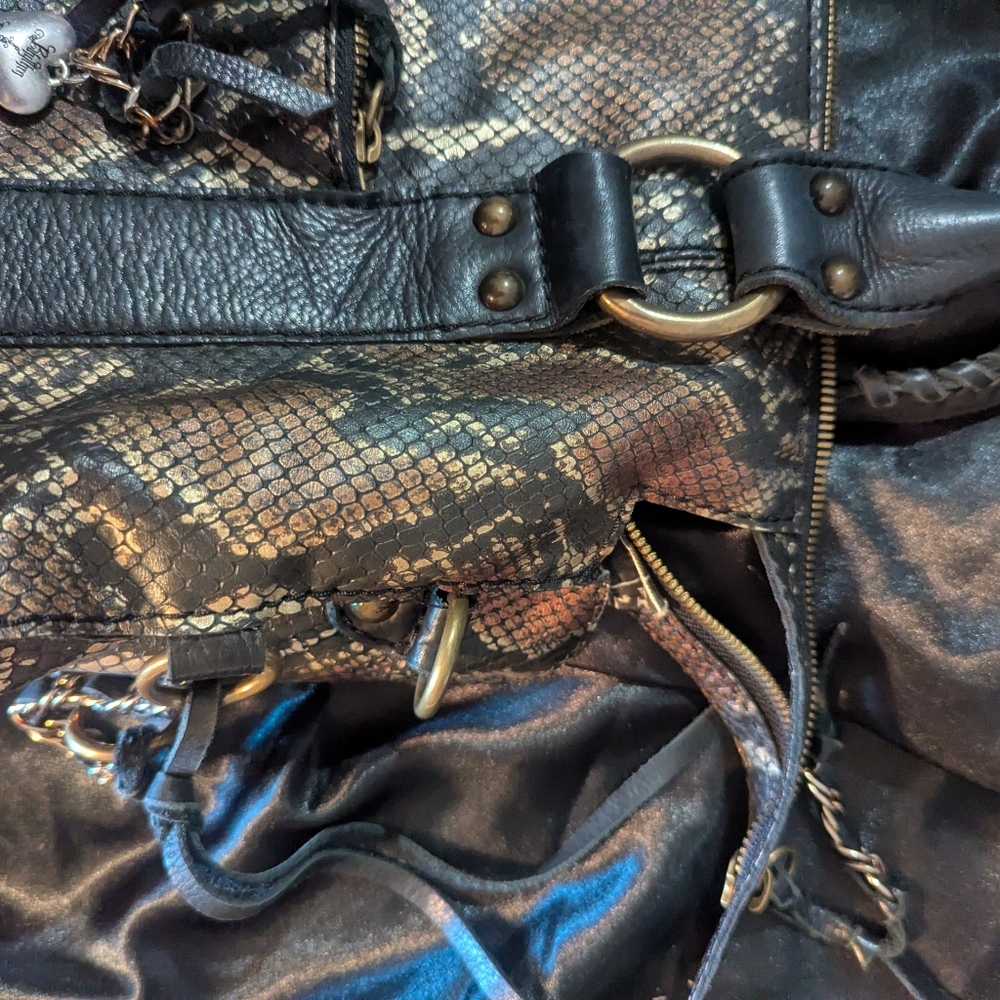 Chic Snakeskin Pattern Tote Bag - image 4